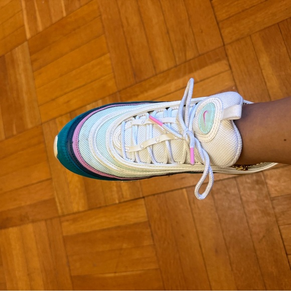 Colorful Sneakers with Teal and Purple Accents - Picture 2 of 8